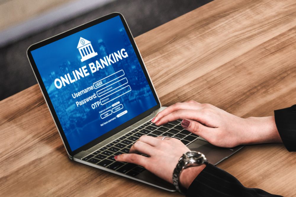 Siasat Bank Mayora dan Superbank Menyelip Industri Bank Digital